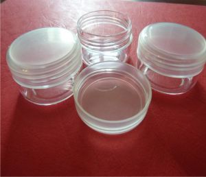 cutiuta plastic mica 